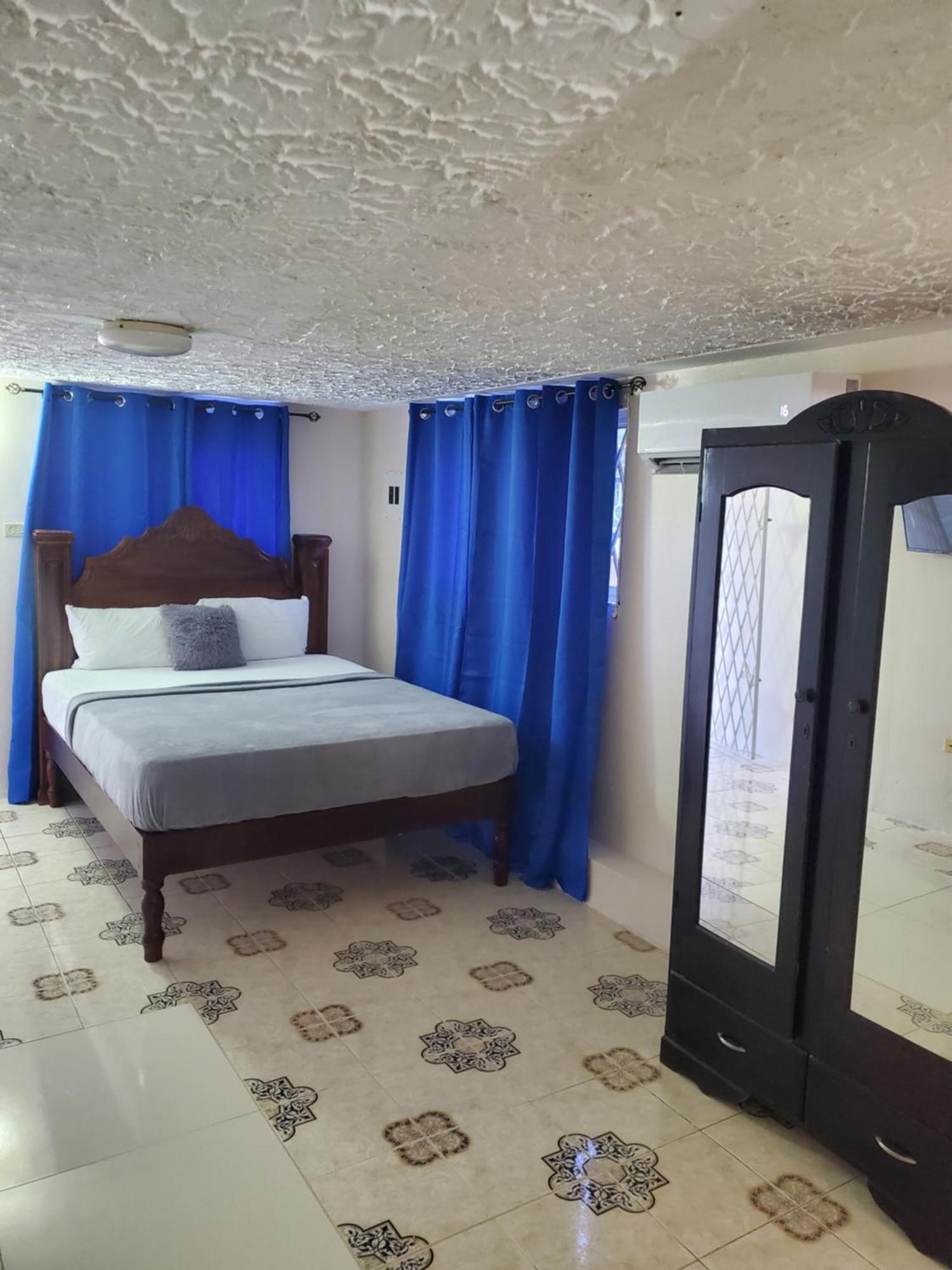 Wizzy Apartment White River Ocho Rios Zimmer foto