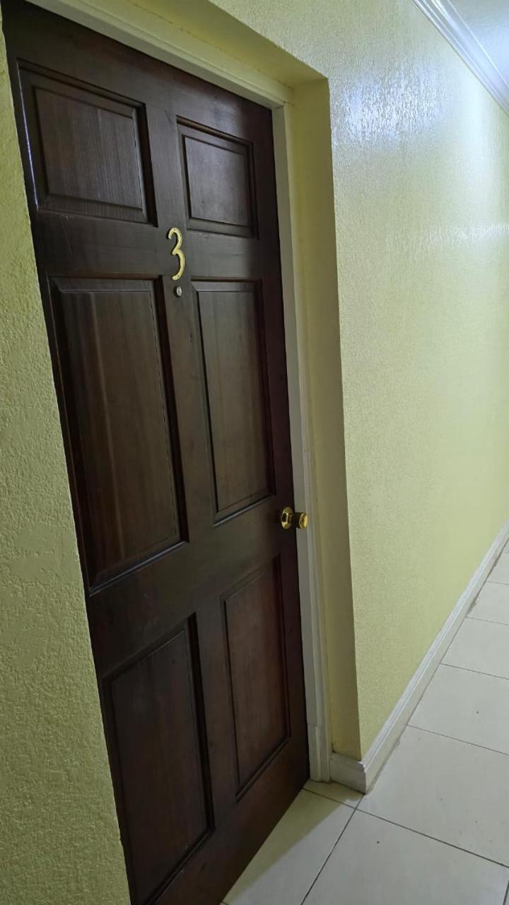 Wizzy Apartment White River Ocho Rios Zimmer foto