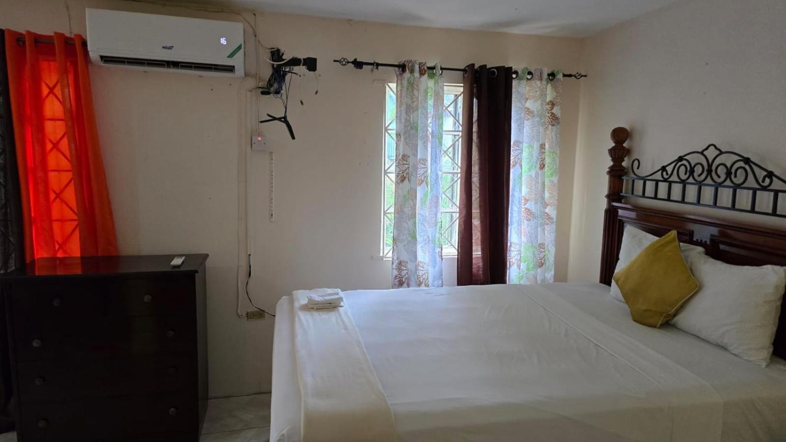 Wizzy Apartment White River Ocho Rios Zimmer foto
